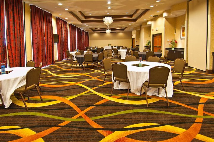 Ballroom/Hall 20 of 23