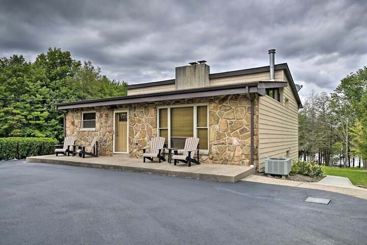 Indian Lake Retreat w / Wet Bar & Covered Deck