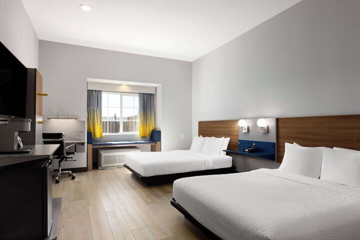 Microtel Inn & Suites by Wyndham Tracy
