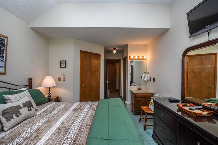 Room 13 of 31