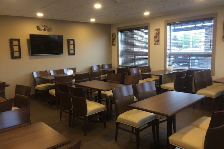 Comfort Inn & Suites Medicine Hat