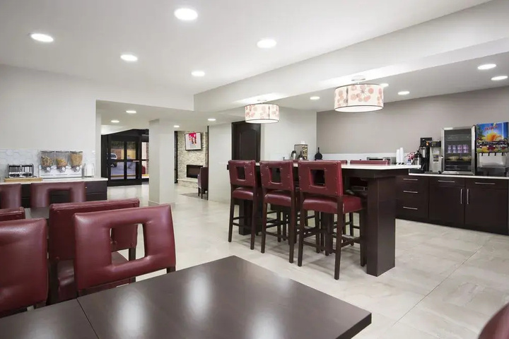 Americas Best Value Inn & Suites