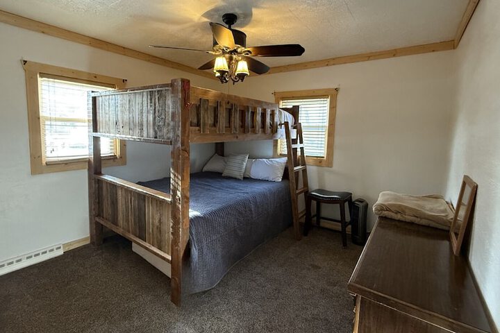 Room 93 of 153