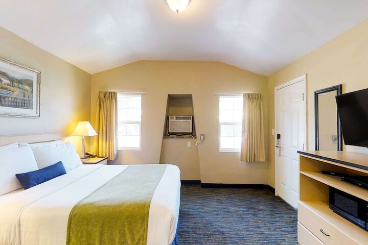 Room 35 of 47