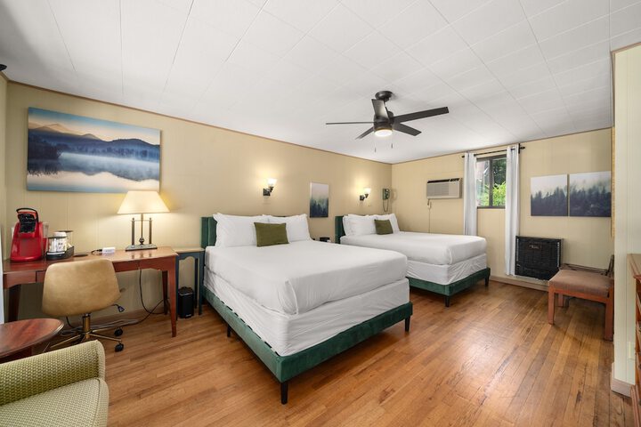 CedarWood Inn