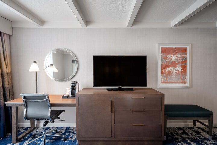 Crowne Plaza Albany - The Desmond Hotel by IHG