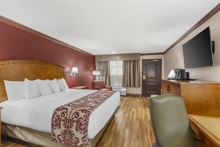 Best Western Plus Greenwell Inn
