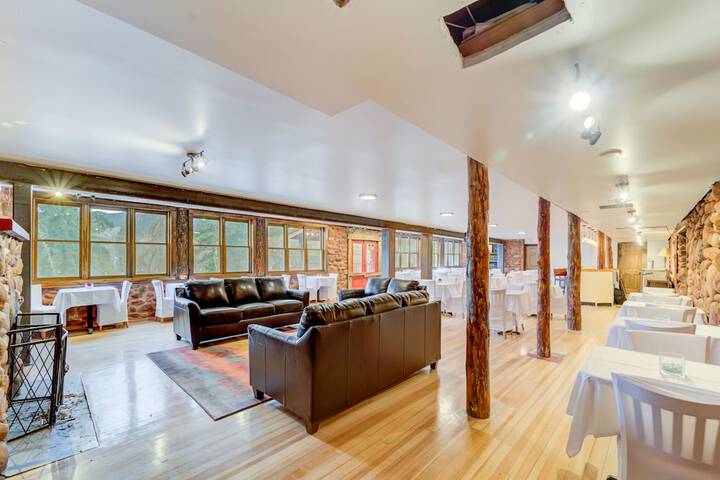 The Green Mountain Falls Lodge