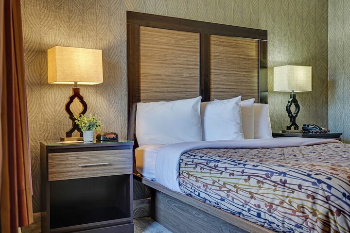Blue Creek Inn
