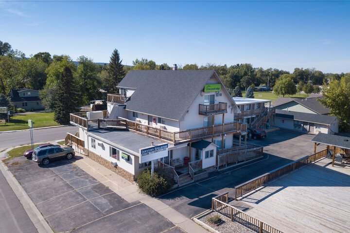 The Crow Peak Lodge