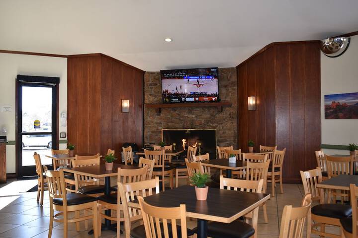 Quality Inn and Suites Garden of the Gods