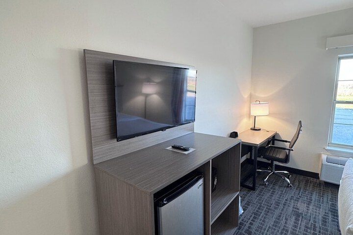 Room 8 of 27