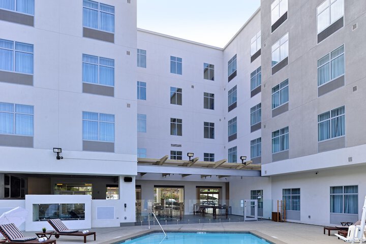 Hotel 5 of 61