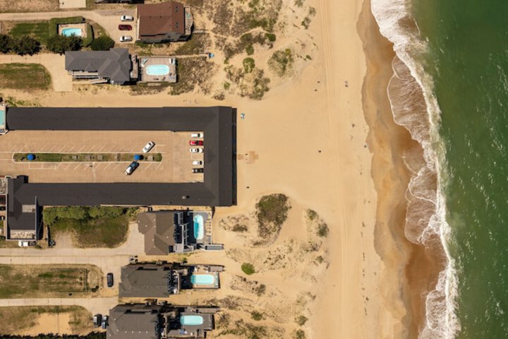 Dolphin Oceanfront Motel