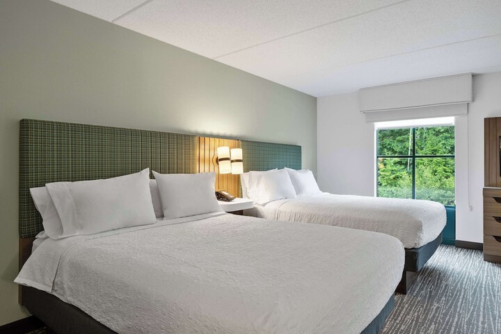 Hampton Inn & Suites Lake George