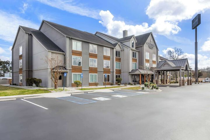 Country Inn & Suites by Radisson Savannah I-95 North, GA