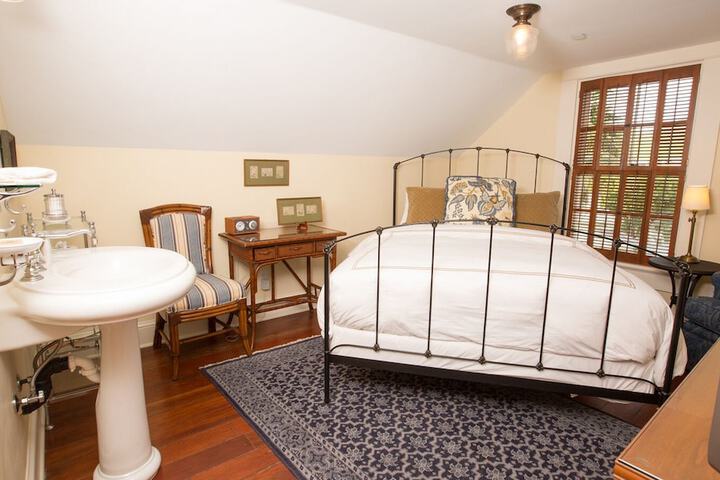 Room 19 of 24