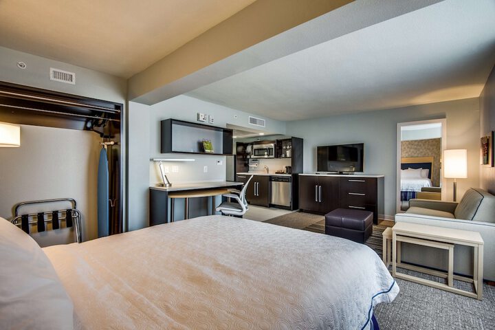 Room 15 of 30
