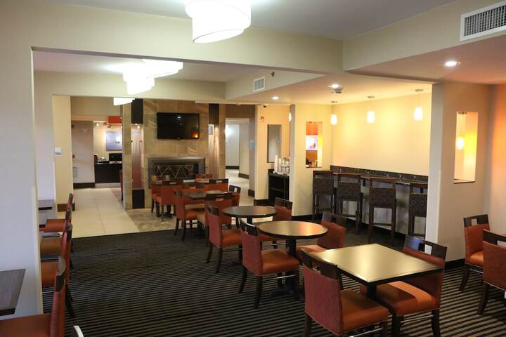 Holiday Inn Express Pittsburgh East - Mall Area by IHG