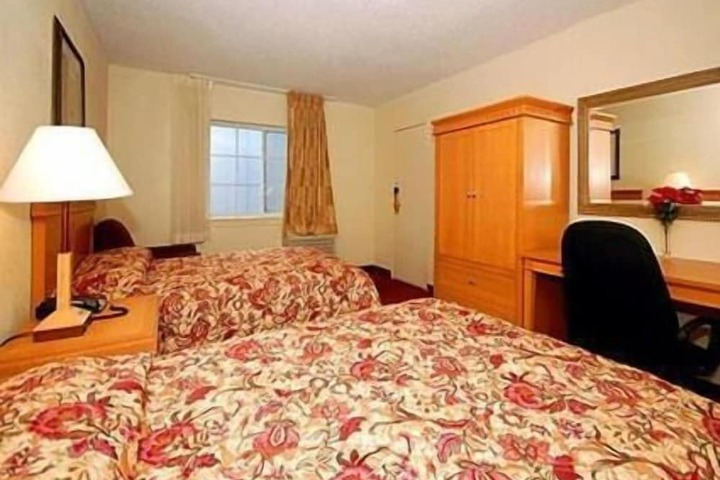 Room 25 of 34