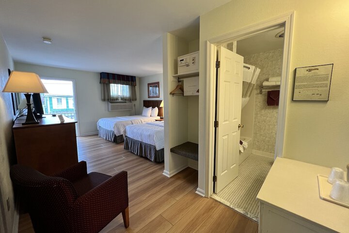 Room 33 of 87