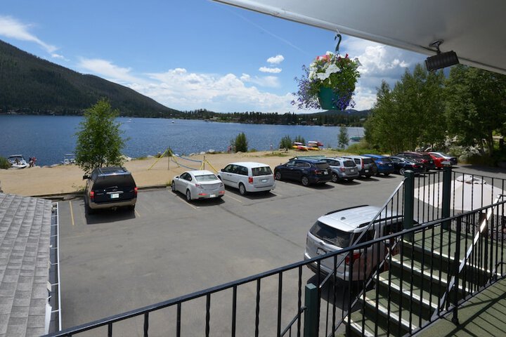 Hotel 4 of 65