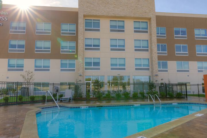 Pool 12 of 62