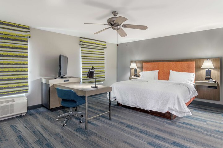 Room 12 of 28
