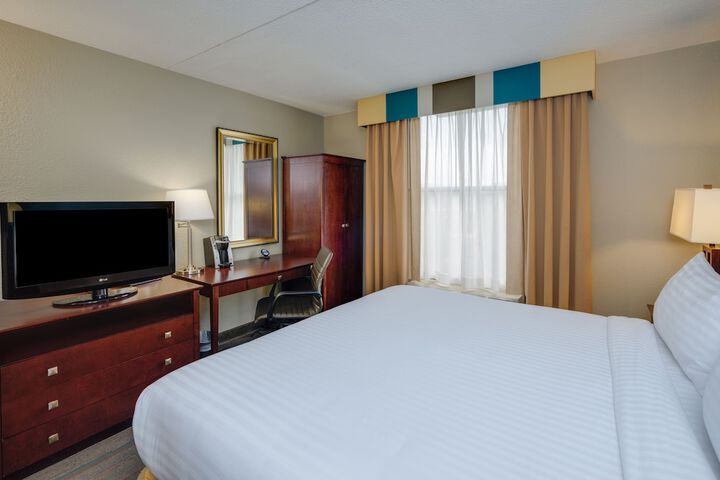 Room 25 of 40