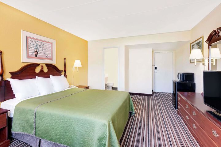 Room 15 of 21