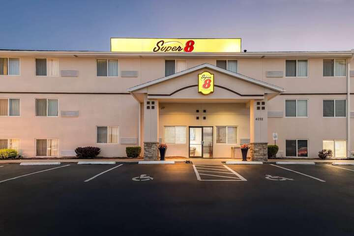 Super 8 by Wyndham Independence Kansas City