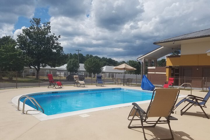 Pool 11 of 44