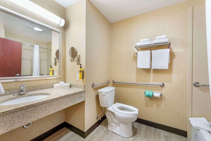 Best Western Plus Victor Inn & Suites