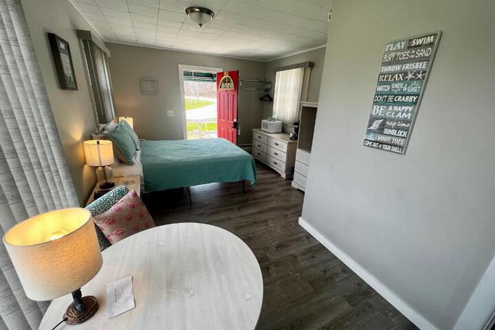 Claddagh Motel & Suites