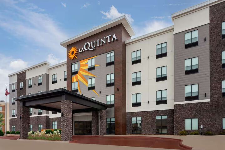 La Quinta Inn & Suites by Wyndham Coralville Iowa City