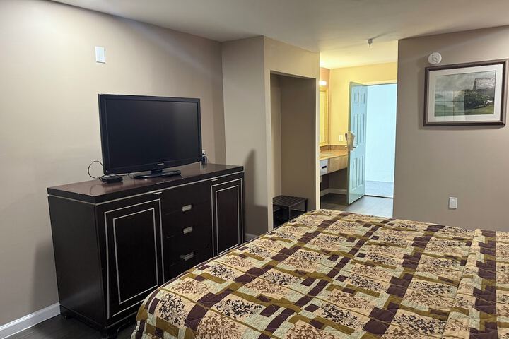 Room 16 of 18