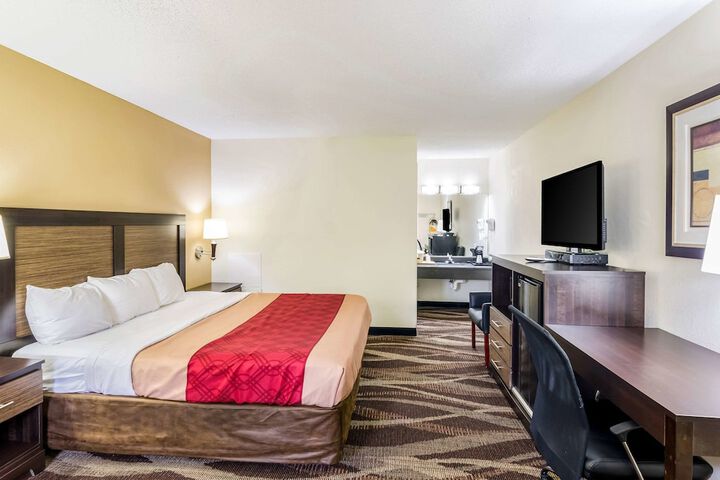 Room 52 of 66