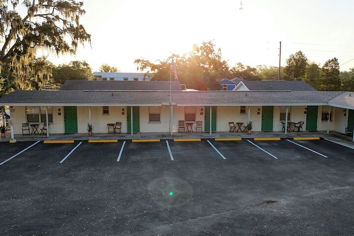 Safety Harbor Motel