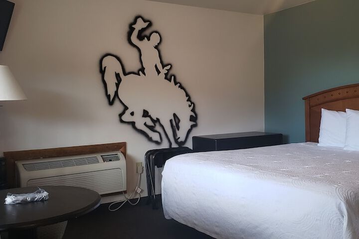 Room 35 of 72