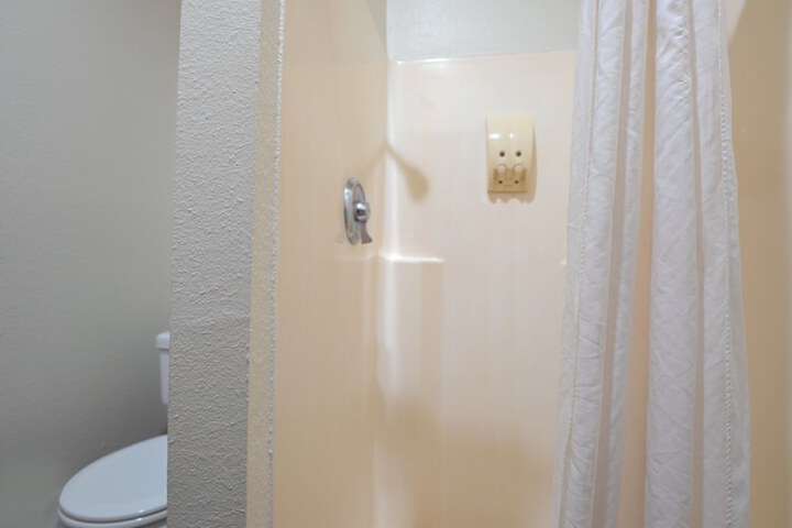 Room 15 of 60