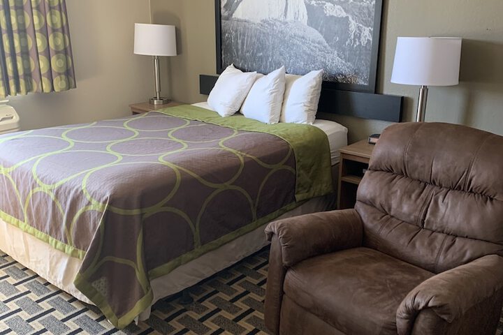 Room 11 of 60