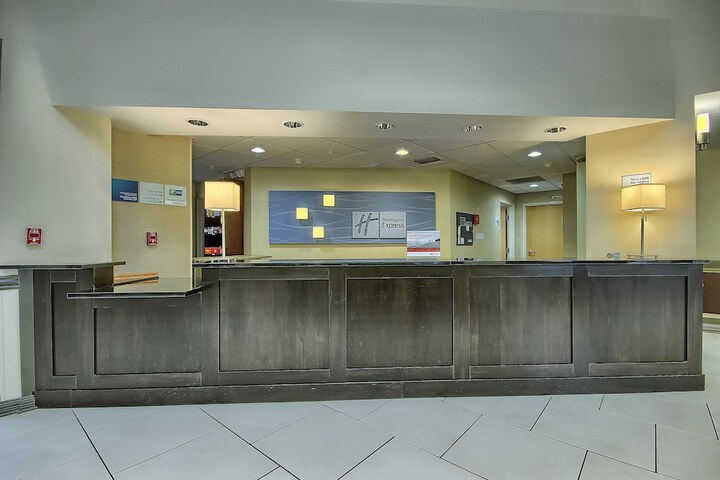 Holiday Inn Express Hotel & Suites Columbus SW-Grove City by IHG