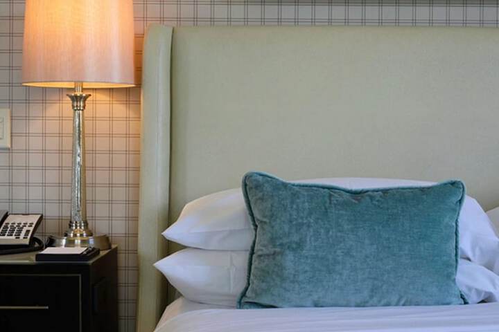 Room 10 of 36