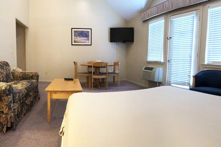 Room 12 of 25