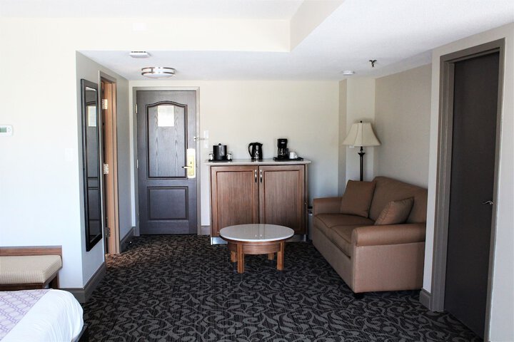 The Royal Anne Hotel