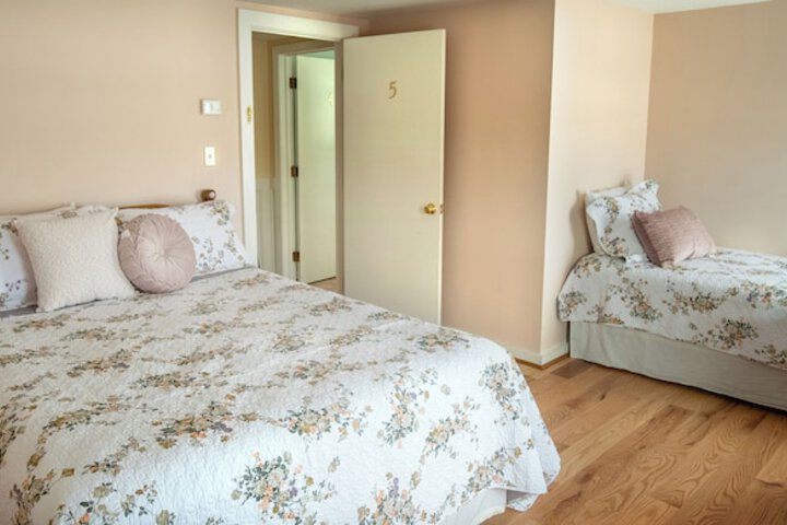 Room 34 of 50