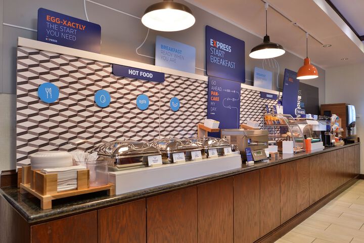 Holiday Inn Express Hotel & Suites Pittsburg by IHG