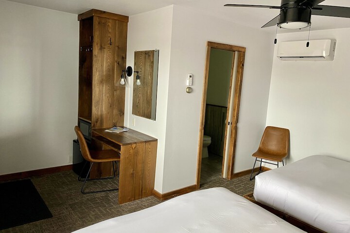 Room 30 of 47