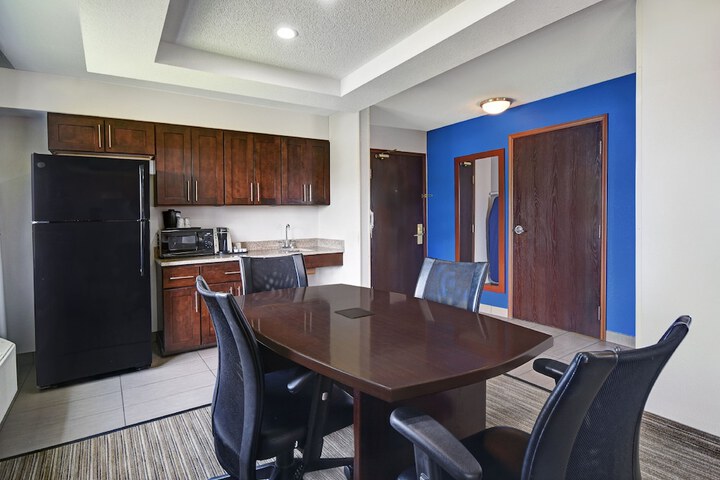 Room 12 of 41