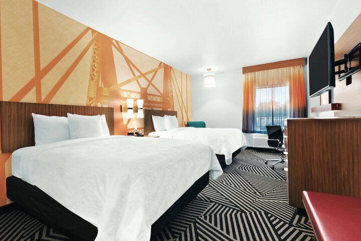 Room 28 of 40